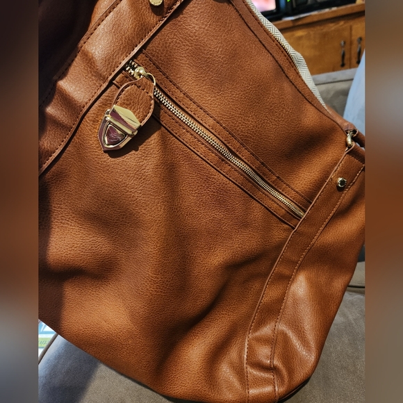 Large Steve Madden Purse - Picture 2 of 10